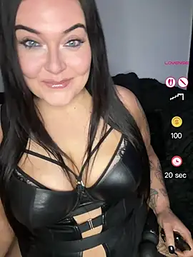 Snapshot of Miss_CurvesXXX chatting on 05-08-26, 09:51 Miss CurvesXXX online show from 05-08-26, 09:51