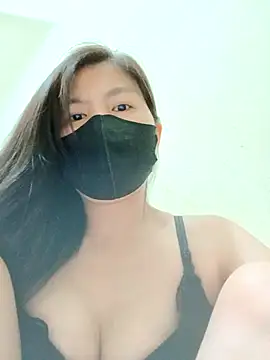 Snapshot of Lyly-68688 chatting on 05-05-26, 03:42 Lyly-68688 online show from 05-05-26, 03:42