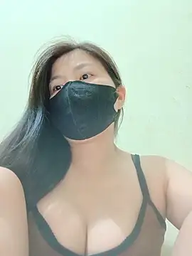 Snapshot of Lyly-68688 chatting on 05-23-26, 03:22 Lyly-68688 online show from 05-23-26, 03:22