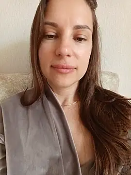 Snapshot of She-Moon chatting on 06-18-26, 09:14 She-Moon online show from 06-18-26, 09:14
