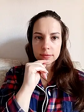 Snapshot of She-Moon chatting on 04-28-26, 06:29 She-Moon online show from 04-28-26, 06:29