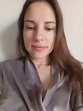 Snapshot of She-Moon chatting on 06-11-26, 05:26 She-Moon online show from 06-11-26, 05:26