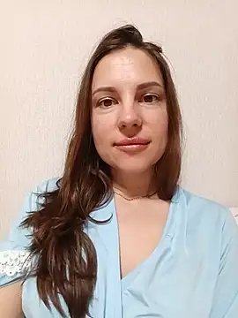 Snapshot of She-Moon chatting on 05-25-26, 06:17 She-Moon online show from 05-25-26, 06:17