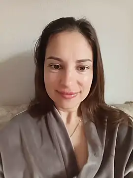 Snapshot of She-Moon chatting on 06-03-26, 05:52 She-Moon online show from 06-03-26, 05:52