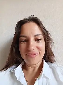 Snapshot of She-Moon chatting on 07-24-26, 06:20 She-Moon online show from 07-24-26, 06:20