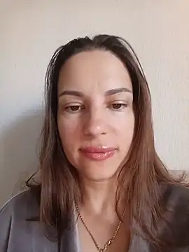 Snapshot of She-Moon chatting on 06-19-26, 05:24 She-Moon online show from 06-19-26, 05:24