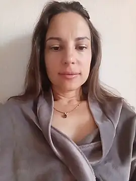 Snapshot of She-Moon chatting on 07-12-26, 06:25 She-Moon online show from 07-12-26, 06:25