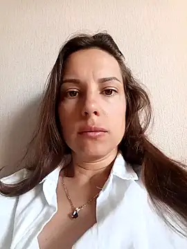 Snapshot of She-Moon chatting on 07-01-26, 05:30 She-Moon online show from 07-01-26, 05:30