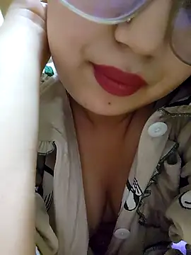 Snapshot of Sexy-Mouna chatting on 04-07-26, 01:29 Sexy-Mouna online show from 04-07-26, 01:29