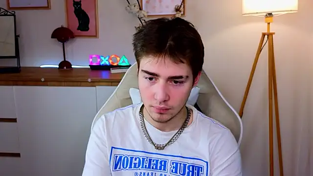 Snapshot of d3s_dn chatting on 02-12-26, 01:00 d3s dn online show from 02-12-26, 01:00