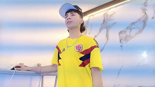 Snapshot of XanderGrey8 chatting on 03-01-26, 07:25 XanderGrey8 online show from 03-01-26, 07:25