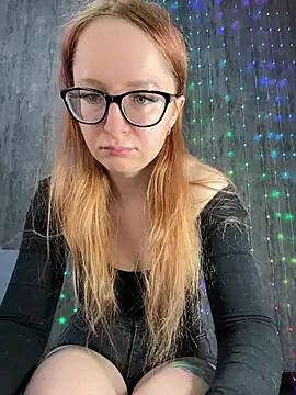 coy girl  online show from 02-05-26, 11:39