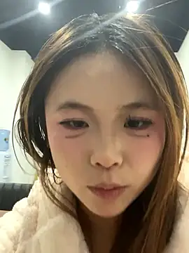 Snapshot of xiaogou111 chatting on 01-11-26, 06:37 xiaogou111 online show from 01-11-26, 06:37