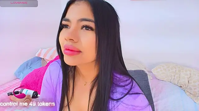 Snapshot of KarolDiazz chatting on 02-01-25, 10:26 KarolDiazz online show from 02-01-25, 10:26