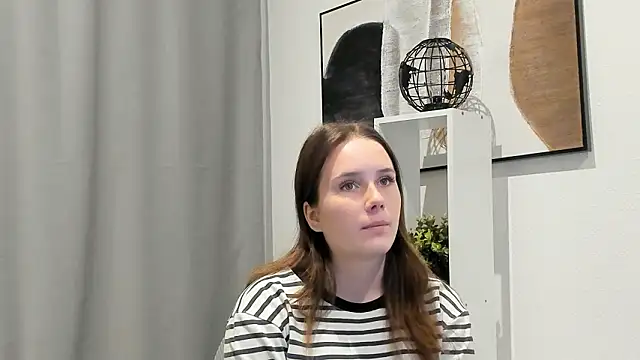 Snapshot of GenevieNyreen chatting on 01-15-26, 07:23 GenevieNyreen online show from 01-15-26, 07:23