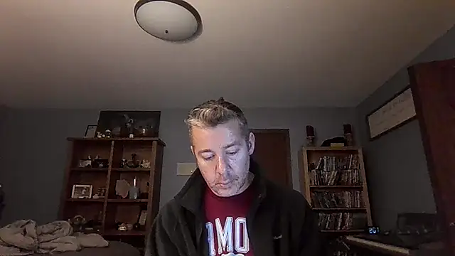 chrisw8140 online show from 02-18-26, 02:02