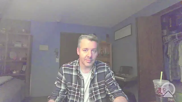 chrisw8140 online show from 04-03-26, 05:36