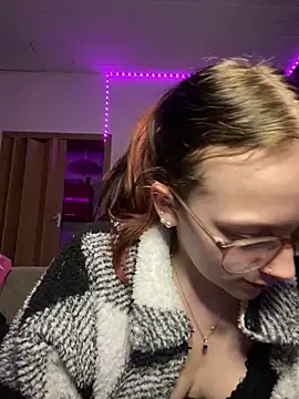 YoungLisaa18 online show from 02-17-26, 08:17