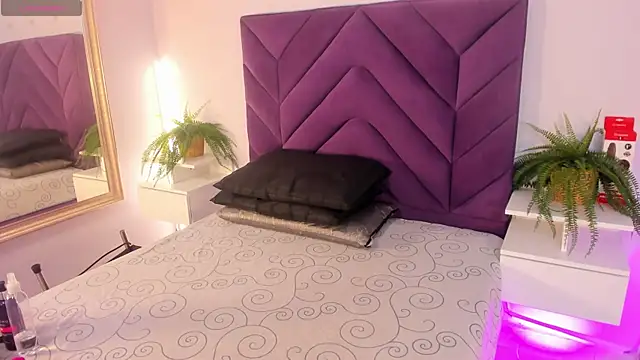 Meeganfoox online show from 02-09-26, 01:58