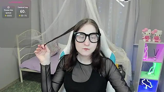 KiraDuvall online show from 04-12-26, 05:49