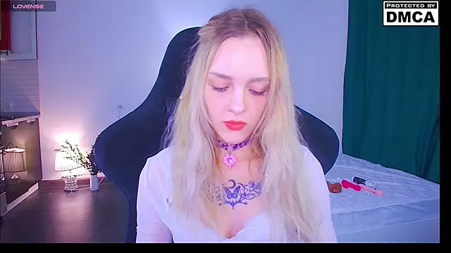 Snapshot of sailormoon666_ chatting on 06-17-26, 01:16 sailormoon666 online show from 06-17-26, 01:16