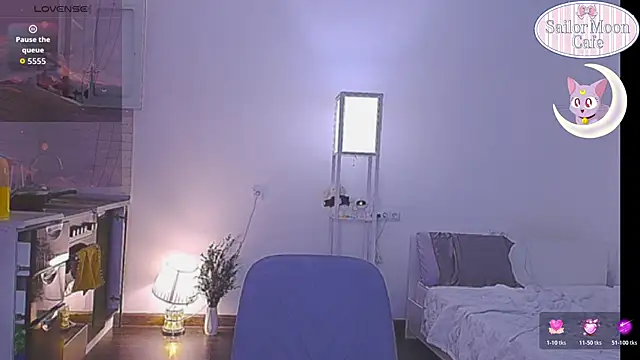 sailormoon666  online show from 04-07-26, 02:46