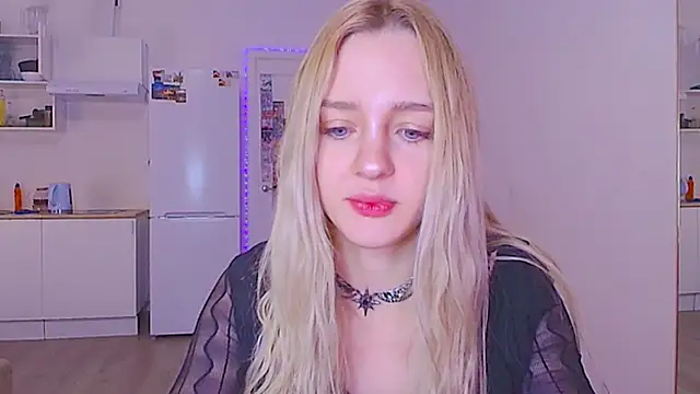 sailormoon666  online show from 02-08-26, 01:47