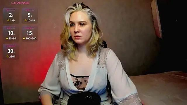 Snapshot of SusanBev chatting on 02-25-26, 09:20 SusanBev online show from 02-25-26, 09:20