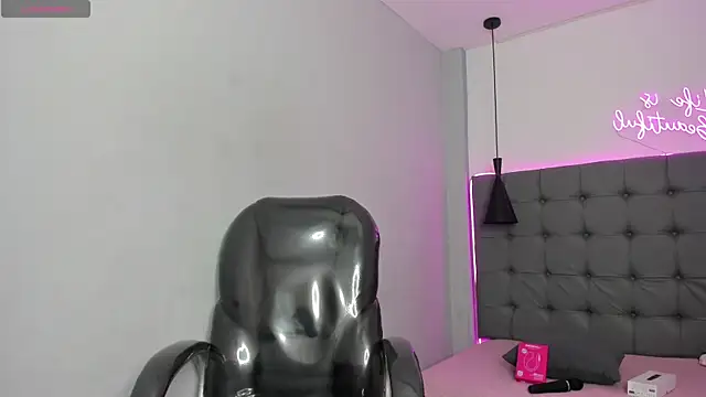 scarletcherry18 online show from 07-18-26, 03:48