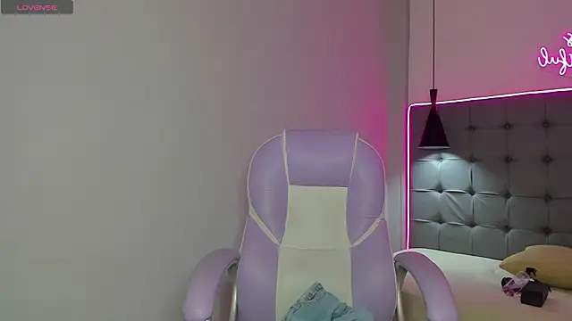 scarletcherry18 online show from 02-06-26, 03:24