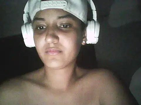 Snapshot of Camilita2112 chatting on 01-12-26, 04:41 Camilita2112 online show from 01-12-26, 04:41