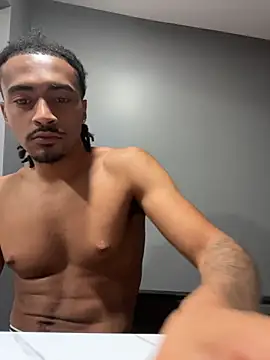Snapshot of Mellyj053 chatting on 06-24-26, 04:11 Mellyj053 online show from 06-24-26, 04:11