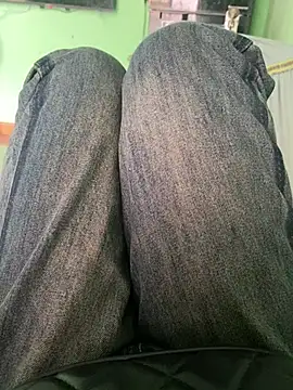 Snapshot of Suri_k3 chatting on 01-14-26, 04:27 Suri k3 online show from 01-14-26, 04:27