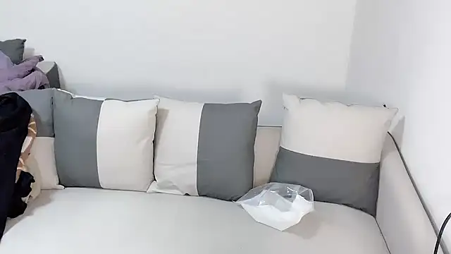 Snapshot of xixi_521 chatting on 02-07-26, 08:11 xixi 521 online show from 02-07-26, 08:11