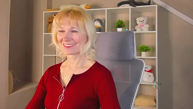 Julie Lucas online show from 04-08-26, 12:12