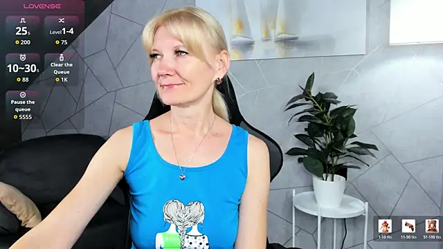 Snapshot of Julie_Lucas chatting on 07-15-26, 12:06 Julie Lucas online show from 07-15-26, 12:06