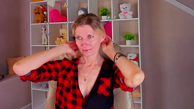 Julie Lucas online show from 03-15-26, 12:50