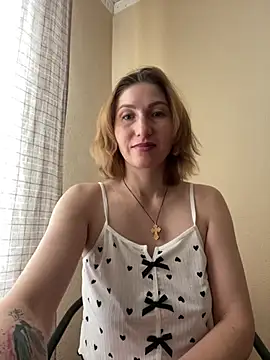 Snapshot of _Crystal_2 chatting on 02-18-26, 08:33 Crystal 2 online show from 02-18-26, 08:33