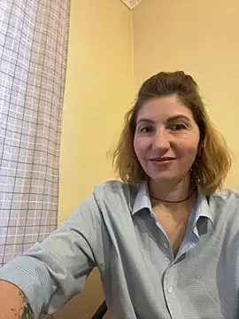 Snapshot of _Crystal_2 chatting on 02-02-26, 03:00 Crystal 2 online show from 02-02-26, 03:00