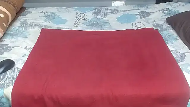 Snapshot of AssQueen32 chatting on 02-25-26, 11:37 AssQueen32 online show from 02-25-26, 11:37