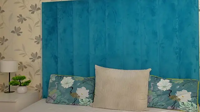 AnyaHappiness online show from 03-26-26, 06:22