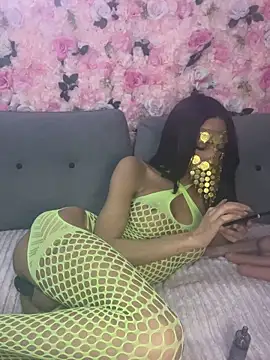 Snapshot of Ines-z chatting on 04-25-26, 10:51 Ines-z online show from 04-25-26, 10:51