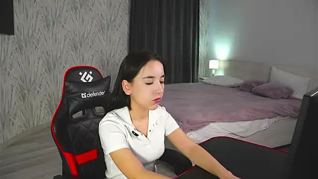 DoriSchech online show from 01-13-26, 03:43