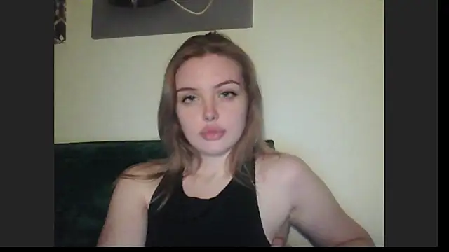 Snapshot of lina_milka chatting on 05-21-26, 06:05 lina milka online show from 05-21-26, 06:05