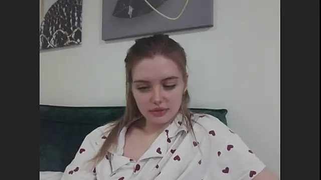 Snapshot of lina_milka chatting on 05-27-26, 06:04 lina milka online show from 05-27-26, 06:04