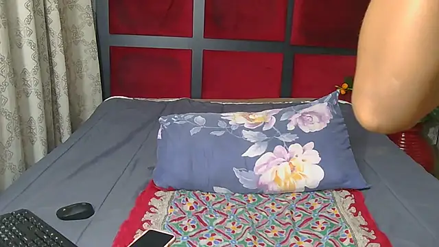 Snapshot of EbonySexySlim chatting on 02-09-26, 08:40 EbonySexySlim online show from 02-09-26, 08:40