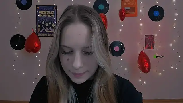 Snapshot of miles_candy chatting on 02-13-26, 08:31 miles candy online show from 02-13-26, 08:31