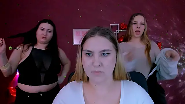 Snapshot of miles_candy chatting on 02-15-26, 07:46 miles candy online show from 02-15-26, 07:46
