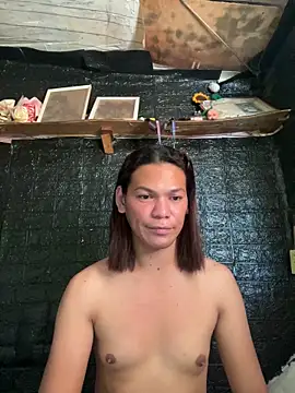 Snapshot of HugeAgatha chatting on 02-07-26, 09:17 HugeAgatha online show from 02-07-26, 09:17