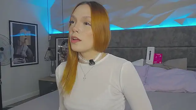 Snapshot of AvaLarson chatting on 05-09-26, 12:30 AvaLarson online show from 05-09-26, 12:30